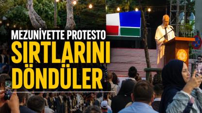 Mezuniyet Töreninde Öğrencilerden Rektöre Protesto