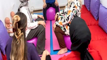 İzmir'de annelere güvenli doğum dersi