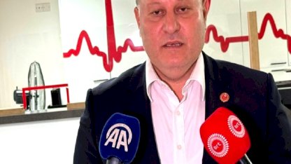KKTC Cumhuriyet Meclisi Başkanı Öztürkler, Cumhurbaşkanı Erhürman'ı hastanede ziyaret etti