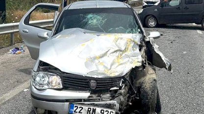 Otomobil ile hafif ticari araç çarpıştı: 6 yaralı